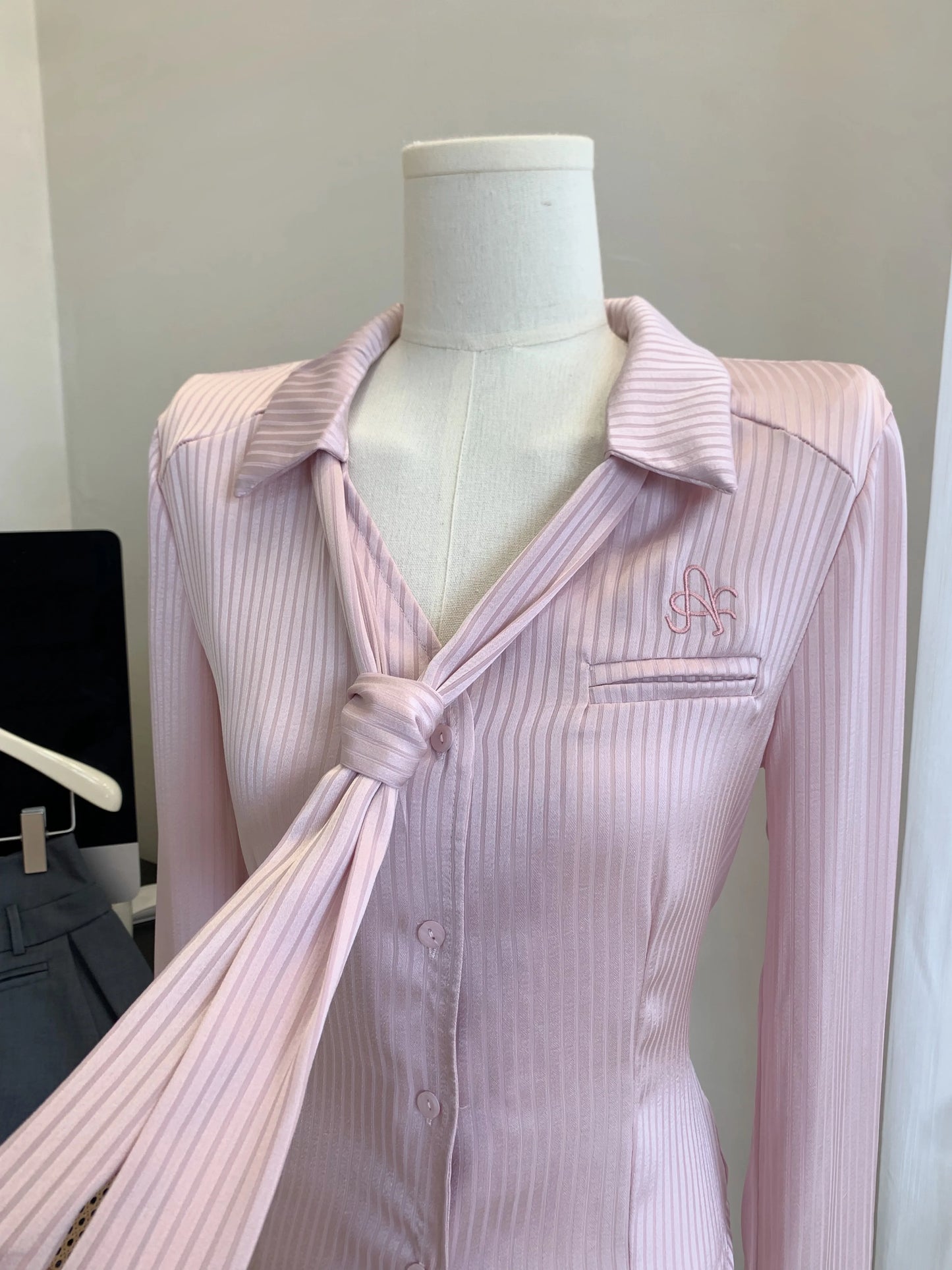 Versatile Blue Pink Tie shirt Fashion